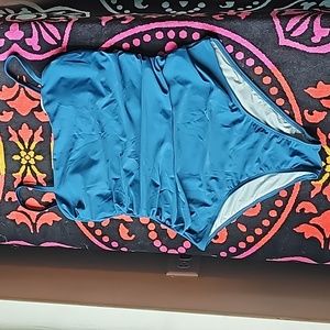 NWT CUPSHE Women Swimsuit One Piece Bathing Suit Blue Size M Square Neck Cutout